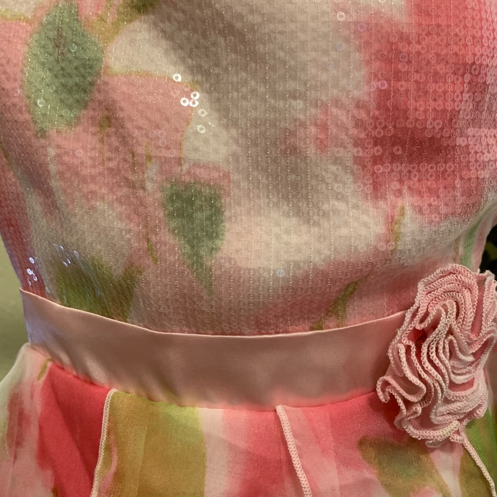 Spring dress - Picture 2 of 6